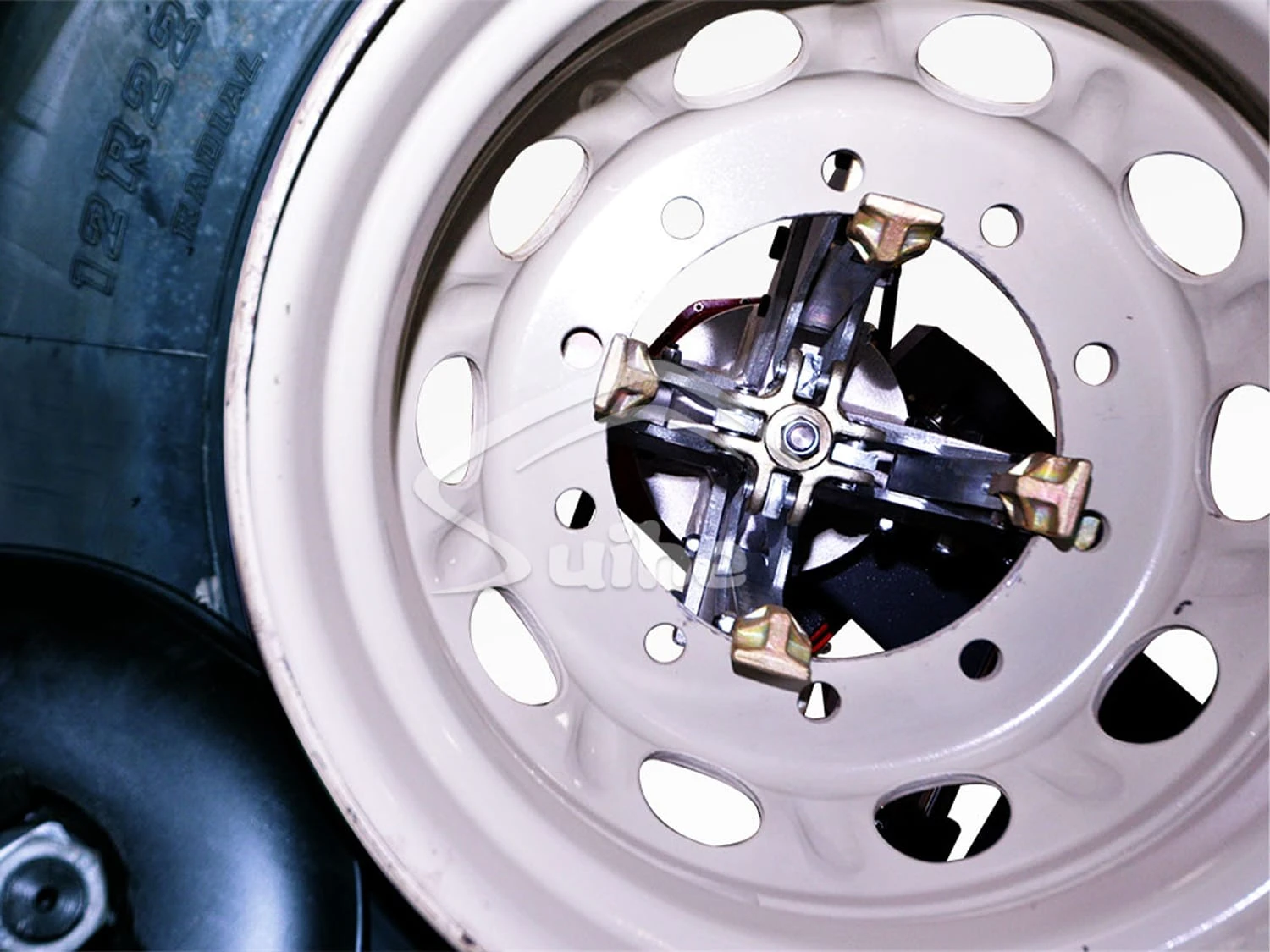 HEAVY DUTY TYRE CHANGER-T568